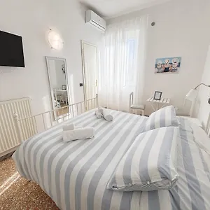 A Casa Di Mario E Nene Bed & Breakfast Viareggio